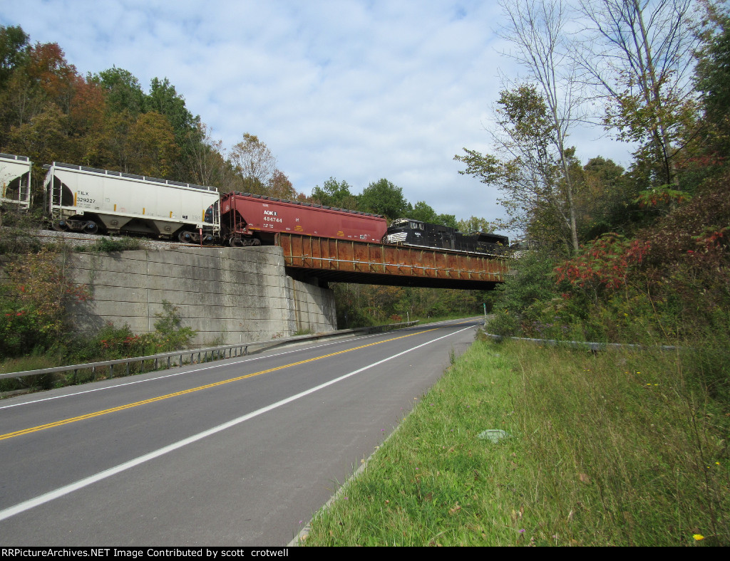 4064 and 2 couered hoppers